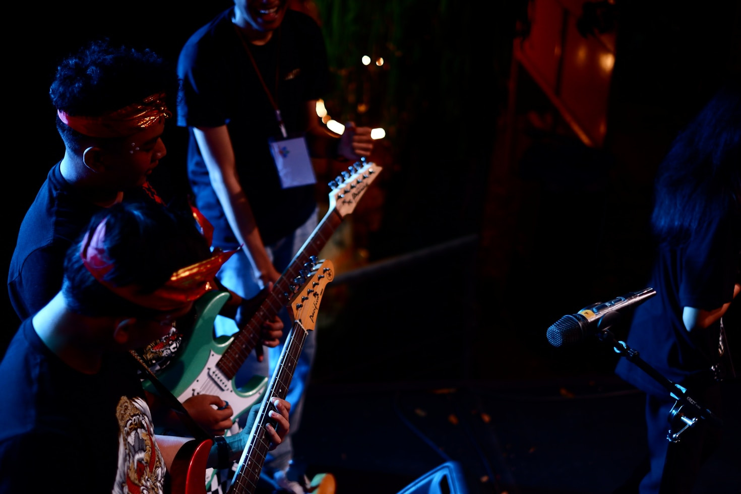 Mixing Contemporary Rock With Nostalgic Hits